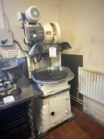 JPS Chartered Surveyors - Contents of Bakers/Confectioners | Floor Standing Mixers | Automatic Pie Machines | Dough Sheeters | Fridges/Freezers | Preparation Tables - Auction Image 5